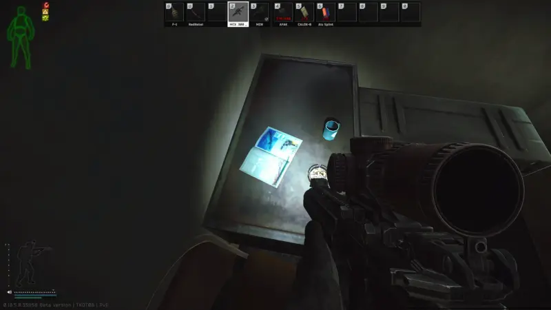 西棟219号室テーブルの上(ブルーカードキー)