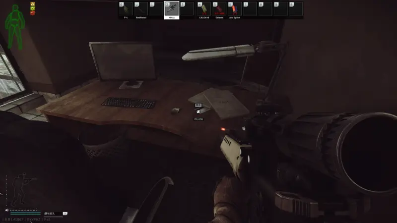 ADMIN棟東側2F机の上(イエローカードキー)