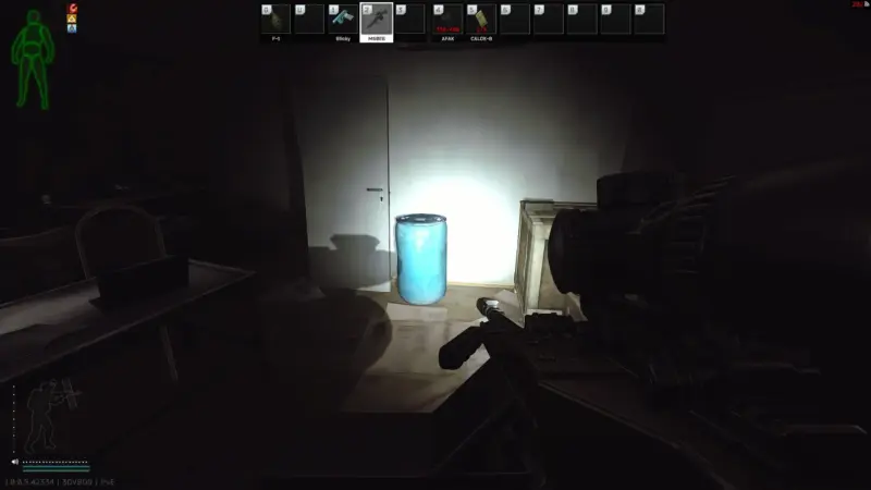 西棟218号室青いバレルの上