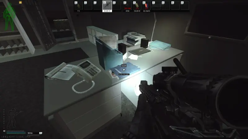 TerraGroupのブルーフォルダー「Redキー部屋のテーブル」